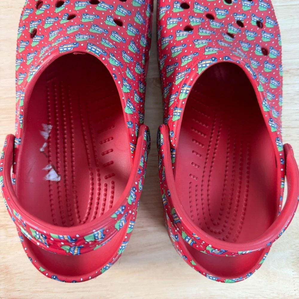 Crocs Vineyard Vines x Clogs Men's Red Christmas Tree Car Print Slip-On  - 11